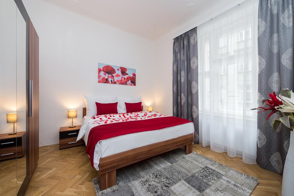 Love To Live Apartments Prague Exterior photo